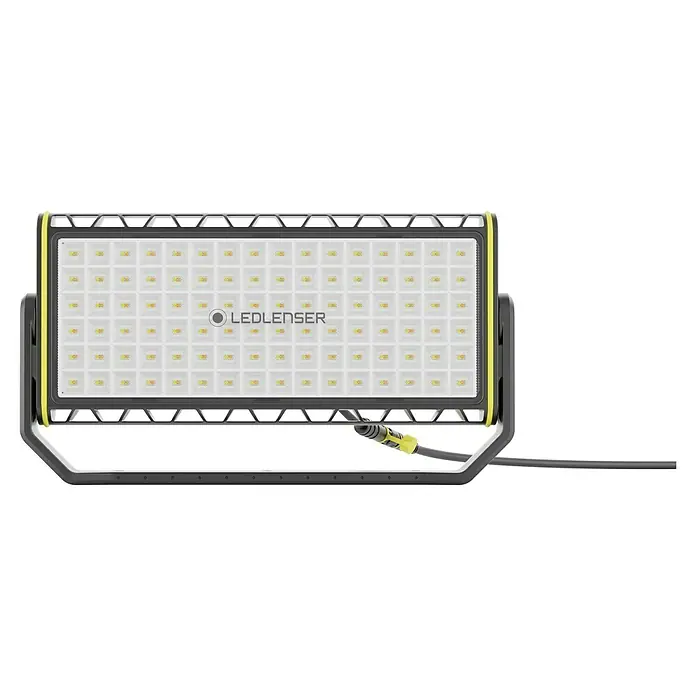 Ledlenser LED Baustrahler AF12C WORK - 8.000 lm, 3.000 K - 6.500 K, 4,2 x 38,2 x 21,4 cm, IP67 - Rechteckiger LED-Arbeitsscheinwerfer mit schwarzem und gelbem Gehäuse, integriertem Standfuß, Netzkabel und vielen hellen LED-Elementen.