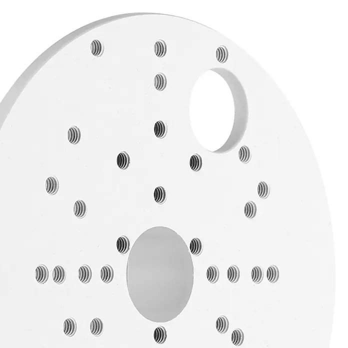 Starlux Eckanbindung - Weiß, Durchmesser: 12 cm - Nahaufnahme einer weissen Montageplatte mit vielen Löchern, ideal für Konstruktionen und DIY-Projekte. Präzise gefertigt für vielseitige Anwendungen.