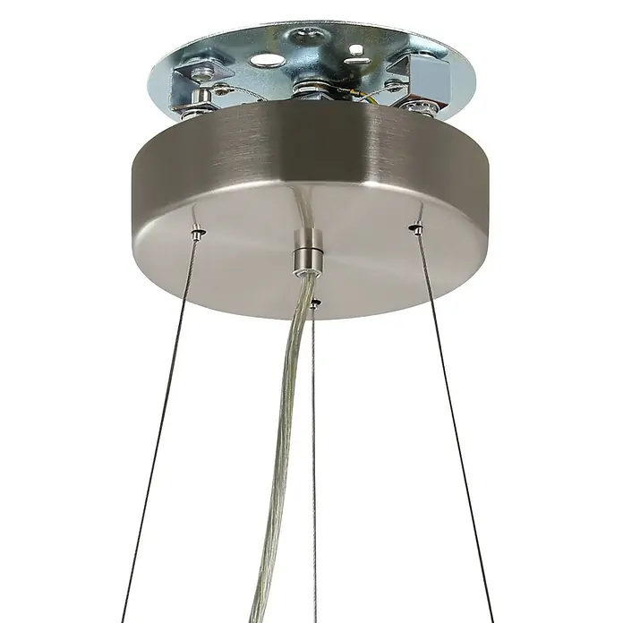 Eglo Maserlo Pendelleuchte rund - Braun, Gold, Höhe: 110 cm, Durchmesser: 530 mm - Nahaufnahme einer Deckenleuchte mit gebürstetem Nickel-Finish und transparenten Zuleitungskabeln. Das Design ist modern und elegant.
