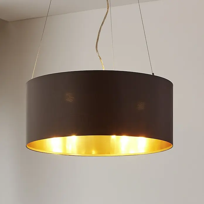 Eglo Maserlo Pendelleuchte rund - Braun, Gold, Höhe: 110 cm, Durchmesser: 530 mm - Eine moderne Hängeleuchte mit einem dunklen Lampenschirm und goldener Innenseite, die ein warmes Licht verbreitet.