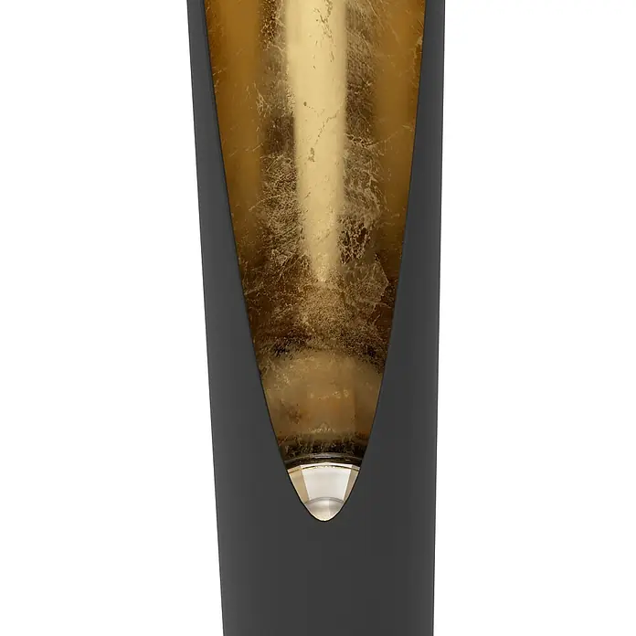 Eglo Barbotto LED-Stehleuchte - Höhe: 137 cm, Gold, Schwarz - Nahaufnahme einer eleganten goldenen Tischlampe, die eine warme und raffinierte Atmosphäre erzeugt. Perfekt für stilvolle Innenräume.