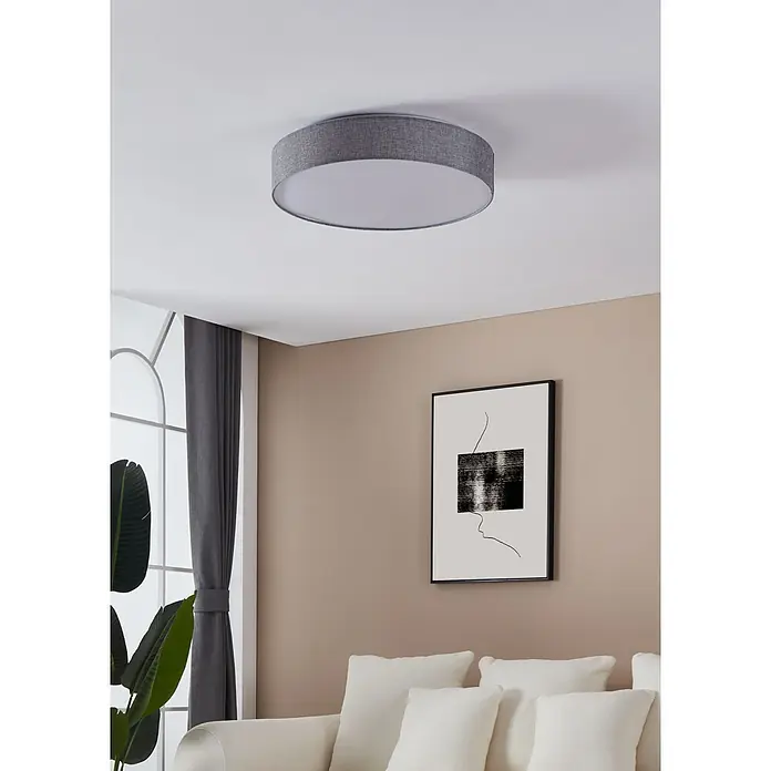 Eglo LED-Deckenleuchte rund Romao - 40 W, Ø x H: 570 mm x 12 cm, Grau, Weiß, Warmweiß - Eine moderne, runde Deckenleuchte mit grauem Stoffbezug und weißem Diffusor, die ein stilvolles Ambiente in jeden Raum bringt.