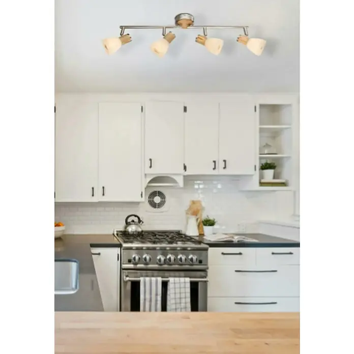 Globo Gylfii Deckenstrahler - 160 W, L x B x H: 60 x 9 x 15,5 cm, Nickel matt, Opal, E14, Anzahl Leuchtmittel: 4 Stk. - Deckenleuchte mit vier Strahlern. Die Lampe ist aus Metall und Holz gefertigt und spendet helles Licht in der Küche.