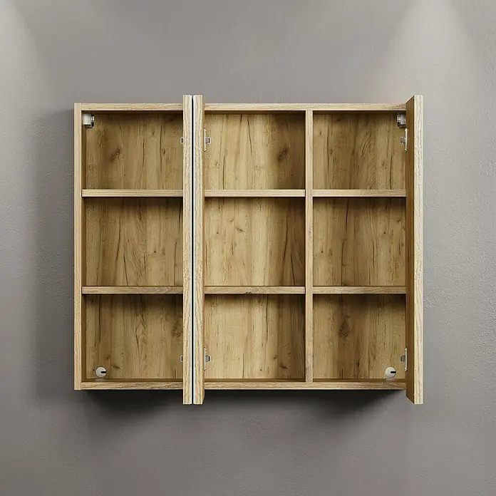 Trendteam Niklas Spiegelschrank - B x H: 80 x 67 cm, Evoke Eiche - Ein dreitüriger Hängeschrank aus hellem Holz mit offenen Türen, der seine Regale und sein Inneres zeigt.