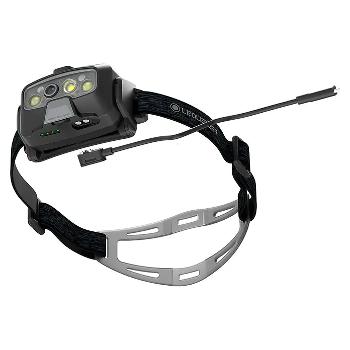Ledlenser Stirnlampe HF8R Core - 1.600 lm, IP68 - Schwarze und graue Stirnlampe mit schwarzem Elastikband, mehreren LED-Leuchten, Fokus-System und Ladekabel.