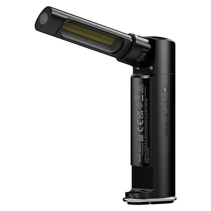 Ledlenser LED-Arbeitsleuchte W6R Work - 500 lm - 600 lm, Lichtfarbe: Kaltweiß, IP54 - Schwarze, knickbare Arbeitsleuchte mit verstellbarem Kopf und LED-Panel, Produktinfos und Logo sichtbar.
