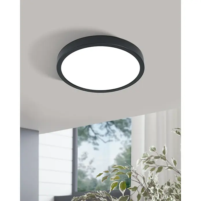 Eglo Fueva 5 LED-Deckenleuchte rund - Ø x H: 28,5 x 2,8 cm, 20 W, Schwarz, Neutralweiß - Eine moderne, schwarze LED-Deckenleuchte mit einem minimalistischen Design, die helles, gleichmäßiges Licht spendet und sich gut für Innenräume eignet.