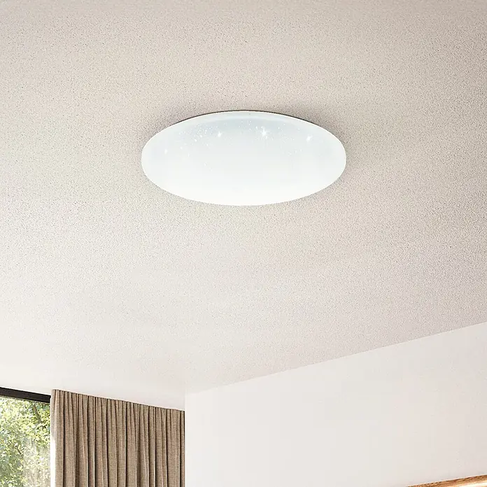 Eglo LED-Deckenleuchte rund POGLIOLA-S - 15,6 W, Ø x H: 31 x 5,5 cm, Weiß, Neutralweiß, IP44 - Weiße runde Deckenleuchte mit Glitzereffekt, an einer strukturierten Decke montiert.