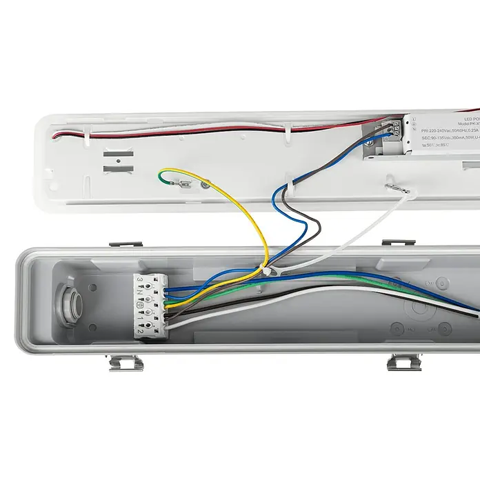 Eglo Wand- & Deckenleuchte Expert Ammoniak - 24,5 W, L x B x H: 119 x 8,5 x 8 cm, Grau, Neutralweiß - Innenansicht einer LED-Leuchte mit sichtbarer Verkabelung und Anschlussklemmen. Kompaktes und effizientes Design.