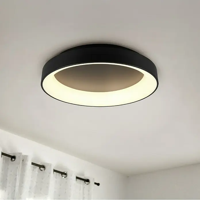 Reality Leuchten Plafón LED redondo Girona - 48 W, Ø x Al: 60 x 12 cm, Negro, Blanco frío - Lámpara de techo negra moderna con diseño LED en forma de anillo que proporciona una luz difusa y agradable, creando un ambiente elegante.