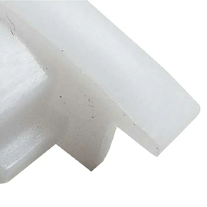 Alverlamp Tapa final perfil empotrado - PVC, Blanco - Primer plano de un plástico blanco moldeado, que muestra detalles precisos y una construcción sólida para aplicaciones versátiles.