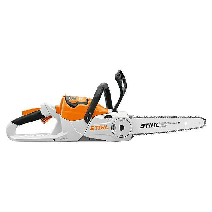 Stihl AK Akku-Kettensäge MSA 60 C-B - 36 V, Li-Ionen, Ohne Akku - Weiße und orangefarbene Stihl Kettensäge mit schwarzem Griff und Führungsschiene, bereit für Schneidaufgaben.