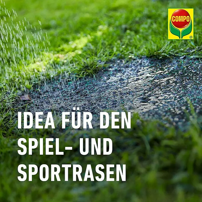 Compo Saat Rasensamen Strapazier-Rasen - 1 kg, 50 m² - Grüner Rasen wird bewässert, zeigt ein Compo-Produkt für Spiel- und Sportrasen.