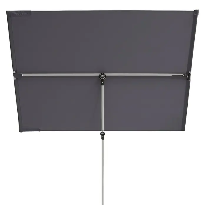 Doppler Active Balkonschirm - Anthrazit, Bespannungsmaß (L x B): 180 x 130 cm - Eine Nahaufnahme eines grauen Sonnenschirms mit einem silbernen Rahmen, der eine rechteckige Form bildet und Schatten spendet.