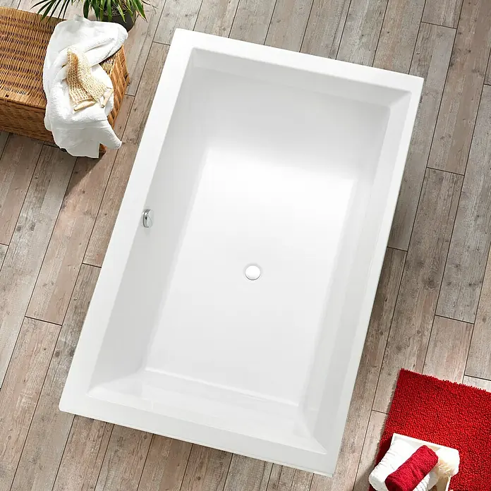 Ottofond Badewanne Phenix - 190 x 120 cm, Sanitäracryl, Weiß - Rechteckige, weisse Badewanne aus der Vogelperspektive, die ein modernes und sauberes Badezimmerdesign zeigt.