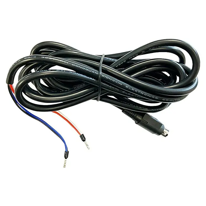 Batteriekabel - Schwarz - Aufgerolltes schwarzes Kabel mit abisolierten rot-weiß-blauen Adern mit Klemmen und einem 4-Pin-Stecker.