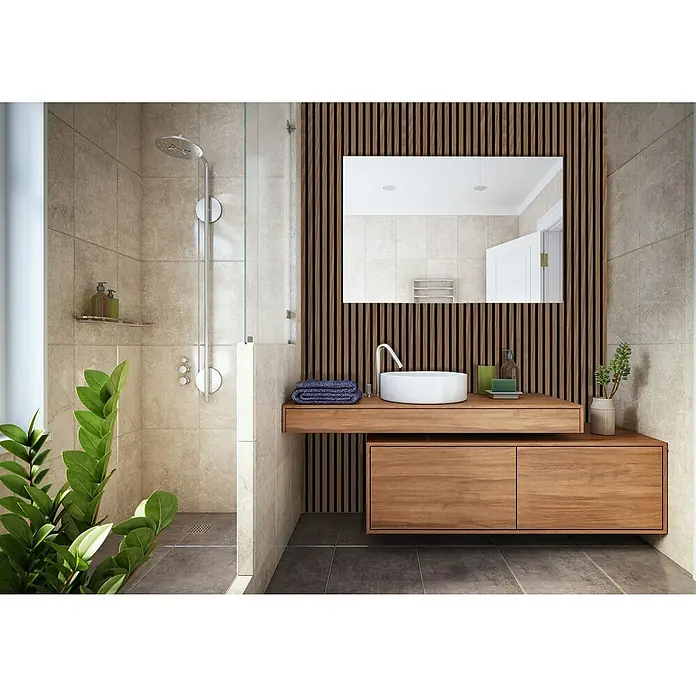 FN Neuhofer Akustikpaneel Aluminium Foliert - Eiche, L x B x S: 2.400 x 565 x 17 mm - Badezimmer mit Dusche, Waschtisch mit Aufsatzwaschbecken, Holzverkleidung und Spiegel.