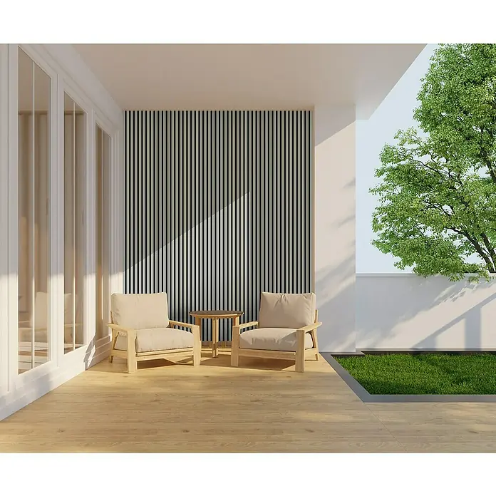 FN Neuhofer Akustikpaneel Aluminium Eloxiert - Inox, L x B x S: 2.400 x 565 x 19 mm - Einladende Terrasse mit zwei bequemen Sesseln und einem kleinen Tisch, ideal zum Entspannen im Freien. Elegantes Design für gemütliche Stunden.