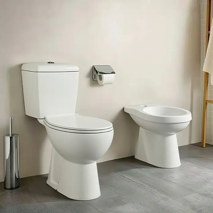 Pack de WC + bidé Bahía - Con borde de descarga, Salida WC: Vertical, Blanco - Elegante conjunto de baño con inodoro y bidé blancos. Su diseño elegante se integra perfectamente en los baños contemporáneos.
