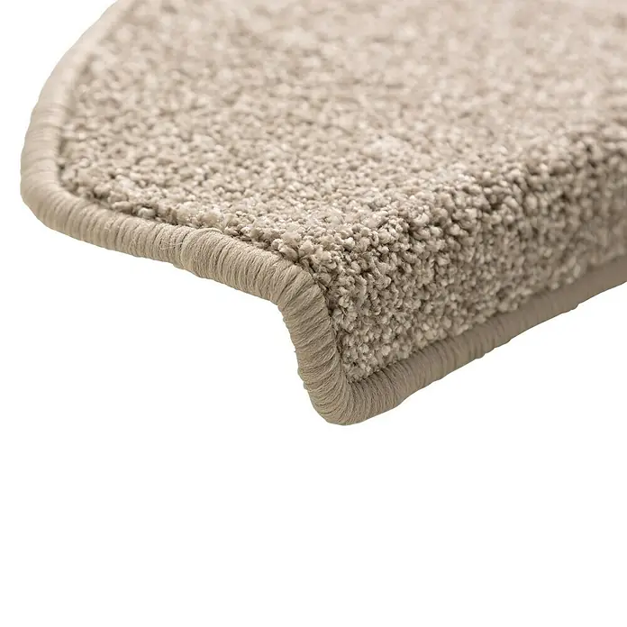 Stufenmatte Dublin - 65 x 28 cm, Taupe - Helle beige Plüschteppichecke mit sauber eingefasstem Rand.