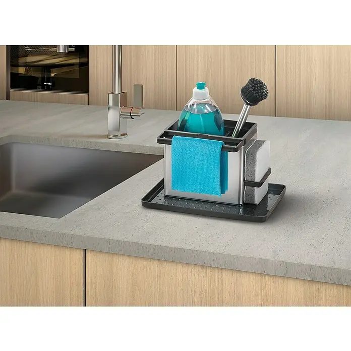 Metaltex Spülbecken-Organizer Tidy-Tex - Inox-Edelstahl, L x B x H: 24 x 13 x 14 cm, Kunststoff - Nahaufnahme eines Spülbeckens mit Abtropfgestell, Spülmittel, Bürste, Schwamm und blauem Tuch.