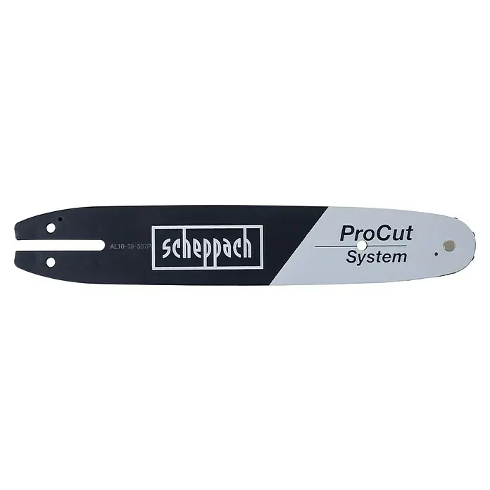 Scheppach Sägeschwert - Passend für: Scheppach Benzin-Multitool PMT520 & Akku-Multifunktionswerkzeug BC-MFH400-X - Scheppach ProCut System Sägekettenschwert in Schwarz-Weiß mit Befestigungsschlitzen und Löchern.