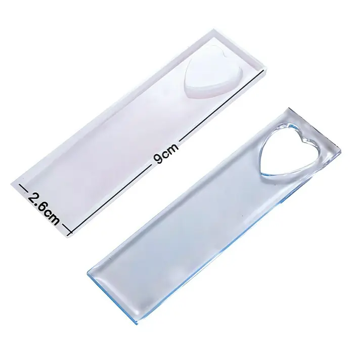 CreativEpoxy Gießform Silikonformen-Set - Lesezeichen, Silikon - Klare Silikonform für ein Lesezeichen mit Herzaufsatz, 9x2,6cm, mit einem fertigen Harz-Lesezeichen.