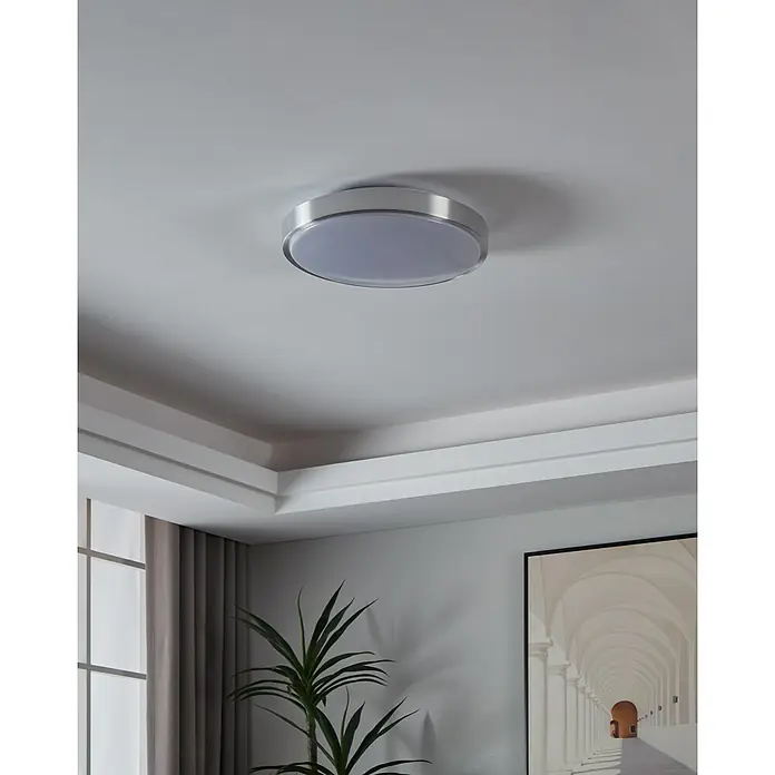 Eglo LED-Wand- & Deckenleuchte Competa 1 - 24 W, Weiß/Silber, 430 mm - Deckenleuchte mit runder Form und silbernem Rahmen, die für eine moderne Beleuchtung im Raum sorgt. Das Licht ist sanft und gleichmäßig verteilt.
