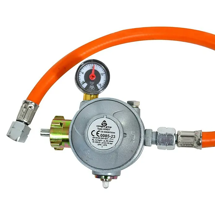 Firefix Gasheizer Chic 4200 Eco - L x B x H: 34 x 46 x 77,5 cm, Schwarz - Gasdruckregler mit Manometer und orangefarbenem Schlauch für sichere Gasversorgung.