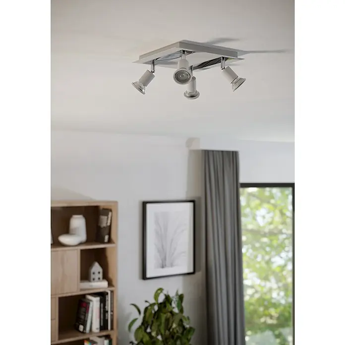 Eglo Sarria Wandstrahler SARRIA - 18 W, Weiß/Chrom, GU10, 4 Stk. - Moderne Deckenleuchte mit vier schwenkbaren Strahlern in Silber, ideal für Wohn- und Schlafräume zur gezielten Ausleuchtung.