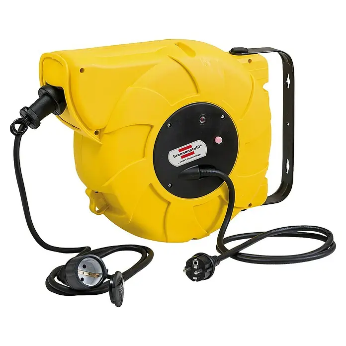 Brennenstuhl Kabeltrommel Automatik mit automatischem Kabelaufroller - Kunststoff, 16 m, H07RN-F, IP44 - Gelbe automatische Kabeltrommel mit schwarzem Verlängerungskabel und Steckern.