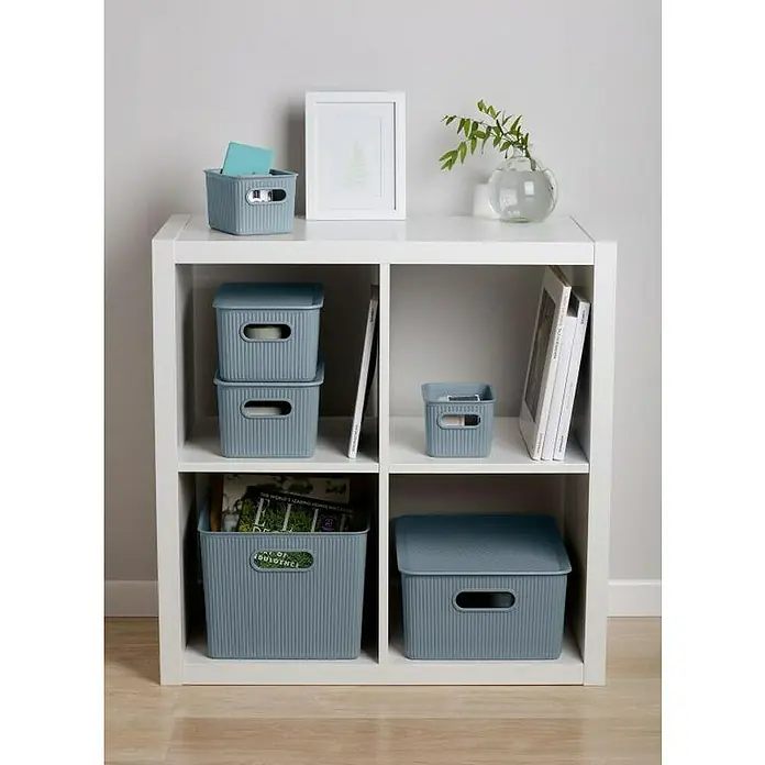 Tatay Baobab Tapa para cesta - 30 x 39 x 0,7 cm, Azul - Estantería con cajas de almacenamiento gris-azuladas de varios tamaños, ideales para organizar objetos.