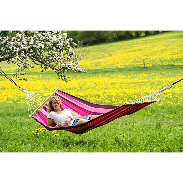 Amazonas Stabhängematte Tonga Candy - L x B: 310 x 100 cm, Rosa/Violett - Entspannung pur in der Hängematte! Genießen Sie die Natur und das sanfte Schaukeln in dieser farbenfrohen Hängematte mit Holzspreizstab.