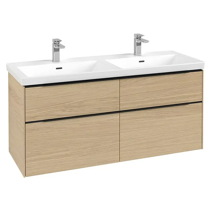 Villeroy & Boch Subway 3.0 Waschbeckenunterschrank - Nordik Oak, Anzahl Schubladen: 4 Stk., Farbe Griff: Volcano Black, B x T x H: 127,2 x 47,8 x 57,6 cm, Geeignet für Doppelwaschtisch - Heller Doppelwaschtisch mit zwei weißen Keramikwaschbecken und Chromarmaturen, vier Schubladen mit schwarzen Griffen.