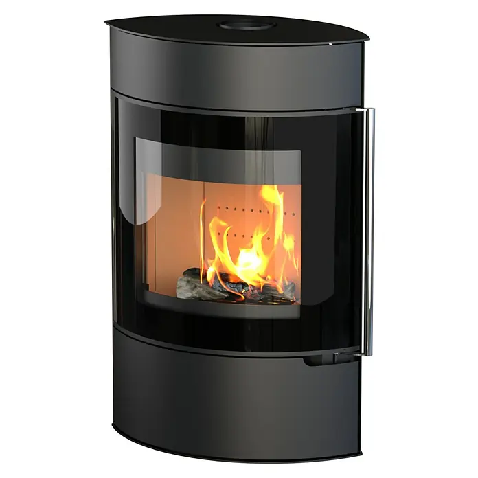 Kaminofen Elipso Max - 8 kW, Raumheizvermögen: 229 m³, Material Verkleidung: Stahl, Schwarz - Schwarzer, moderner Holzofen mit gewölbter Glastür und brennendem Feuer im Inneren.