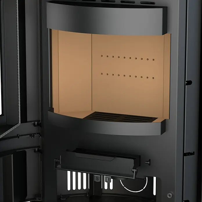 Kaminofen Elipso Max - 8 kW, Raumheizvermögen: 229 m³, Material Verkleidung: Stahl, Schwarz - Innenansicht eines offenen schwarzen Kaminofens mit heller Schamottauskleidung und Gussrost.