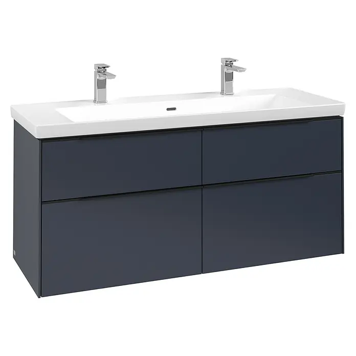 Villeroy & Boch Subway 3.0 Waschbeckenunterschrank - Marine Blue, Anzahl Schubladen: 4 Stk., Farbe Griff: Volcano Black, B x T x H: 127,2 x 47,8 x 57,6 cm - Dunkelblauer Doppelwaschtischunterschrank mit weißem Doppelwaschbecken und zwei Chromarmaturen.