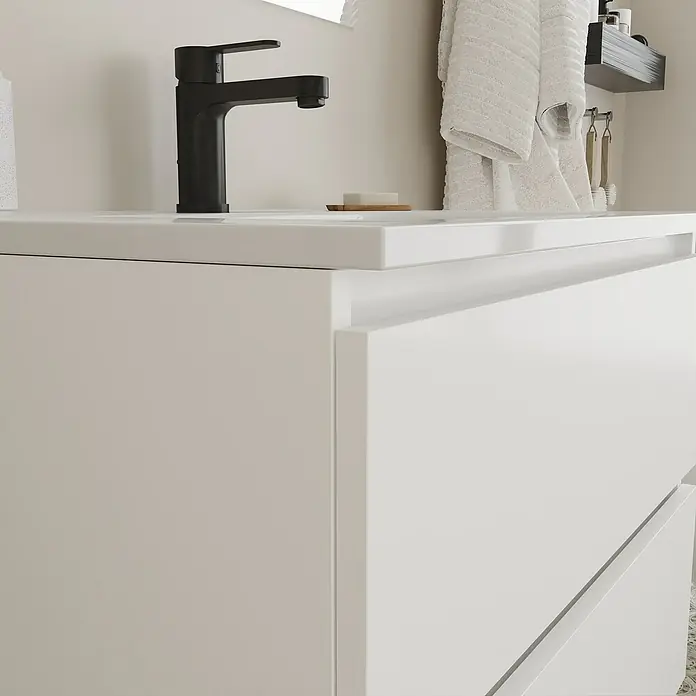 Conjunto de mueble de baño Inter F39 - Ancho: 60 cm, Blanco, 3 pzs. - Mueble de baño minimalista con grifo negro para un baño moderno. Líneas limpias y diseño elegante que mejoran el espacio.