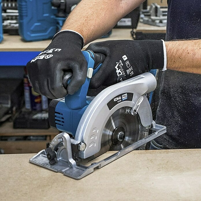 Koma Tools PRO Series Sierra circular de batería (20 V, 1 batería, 4 Ah, 3.800 r.p.m., Diámetro hoja de sierra: 165 mm) | BAUHAUS