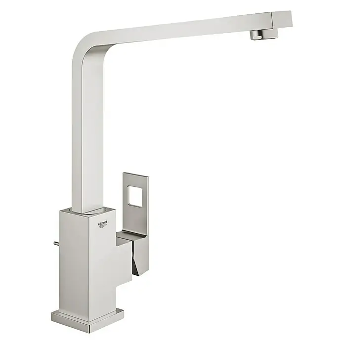 Grohe Eurocube Spültischarmatur - Edelstahl, Matt - Ein moderner, silberfarbener Wasserhahn von Grohe, der durch sein eckiges Design und die hohe Funktionalität besticht.