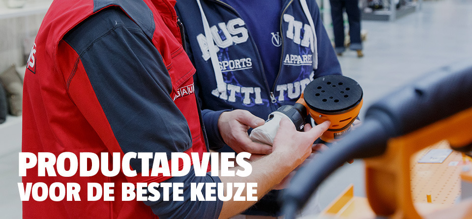 winkelpersoneel-met-klant-schuurmachine