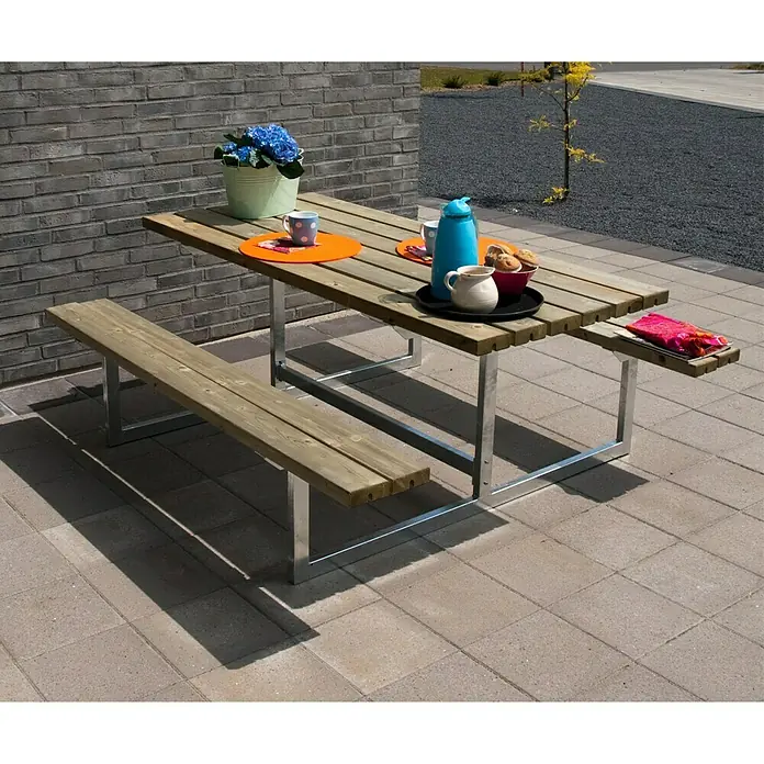 Plus Picknicktisch Basic - Natur, Kiefer/Fichte & Stahl, 6 Personen, ohne Rückenlehne - Ein stilvoller Picknicktisch mit integrierter Bank und robustem Metallgestell, ideal für entspannte Stunden im Freien.
