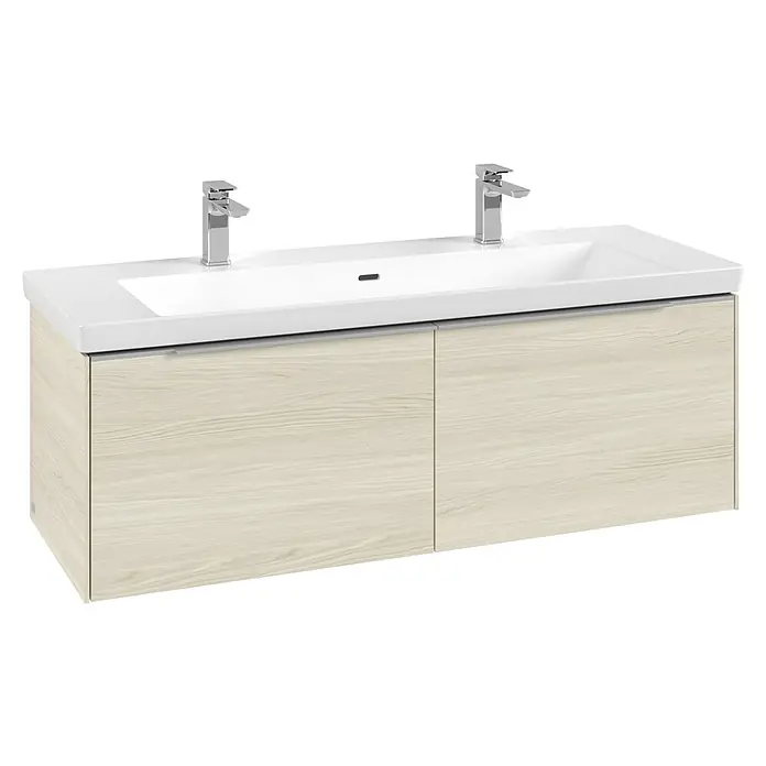 Villeroy & Boch Subway 3.0 Waschbeckenunterschrank - White Oak, Anzahl Schubladen: 2 Stk., Farbe Griff: Aluminium glänzend, B x T x H: 127,2 x 47,8 x 42,9 cm, Mit Beleuchtung - Moderner Doppelwaschtisch mit weißen Keramikbecken, Chromarmaturen und hellbraunem Holzunterschrank mit zwei Schubladen.