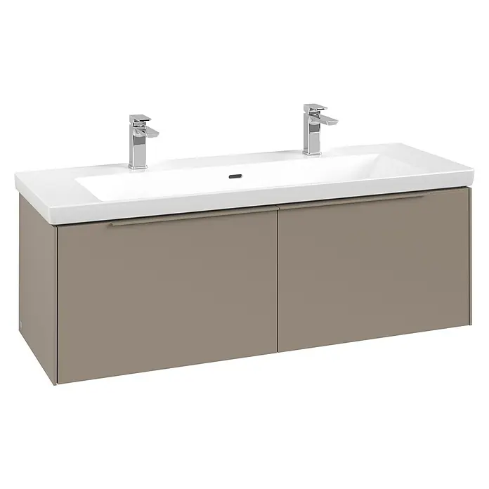 Villeroy & Boch Subway 3.0 Waschbeckenunterschrank - Taupe, Anzahl Schubladen: 2 Stk., Farbe Griff: Monochrom, B x T x H: 127,2 x 47,8 x 42,9 cm - Doppelwaschbecken-Unterschrank mit zwei weißen Keramikwaschbecken und zwei Chromarmaturen, mit hellbraunem Schrank.