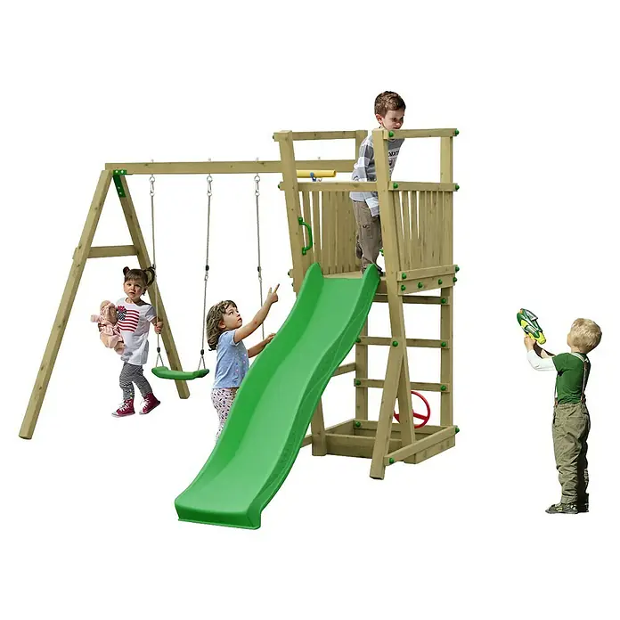 Funky Combo Kinderspielturm Dream - Kesseldruckimprägniert - Spielturm aus Holz mit grüner Rutsche und Schaukeln, von Kindern benutzt.