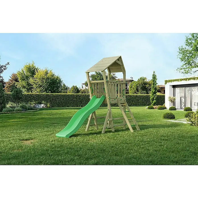 Funky Combo Kinderspielturm Flea - L x B x H: 285 x 151 x 276,5 cm, Kesseldruckimprägniert - Bild eines Kinderspielhauses mit Rutsche auf einem Rasen. Das Spielhaus ist aus Holz und hat eine grüne Rutsche.