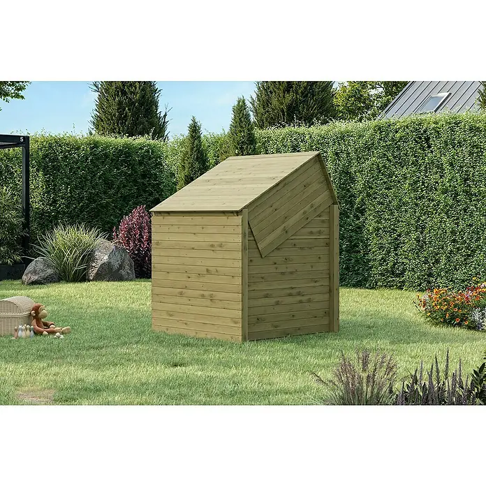 Funky Combo Kinderspielturm Homebase - L x B x H: 140 x 140 x 196,5 cm, Kesseldruckimprägniert - Ein hölzernes Gartenspielhaus mit geneigtem Dach steht auf einer grünen Rasenfläche, umgeben von üppigem Grün.