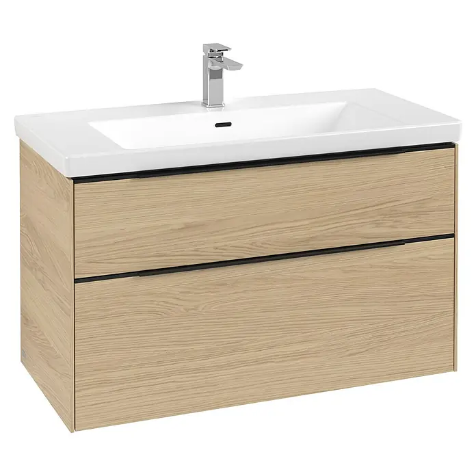 Villeroy & Boch Subway 3.0 Waschbeckenunterschrank - Nordik Oak, Anzahl Schubladen: 2 Stk., Farbe Griff: Volcano Black, B x T x H: 97,3 x 47,8 x 57,6 cm, Mit Beleuchtung - Wandhängender Badunterschrank in heller Holzoptik mit weißem Keramikwaschbecken, Chromarmatur und zwei Schubladen mit schwarzen Griffen.