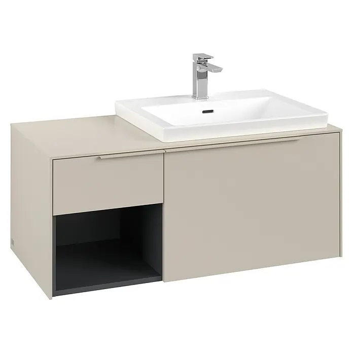 Villeroy & Boch Subway 3.0 Waschbeckenunterschrank - Cashmere Grey, Anzahl Schubladen: 2 Stk., Farbe Griff: Monochrom, B x T x H: 100,1 x 51,6 x 42,3 cm, Offenes Fach links - Helle beige Badezimmerwaschtisch mit integriertem weißen Waschbecken und Chromarmatur.