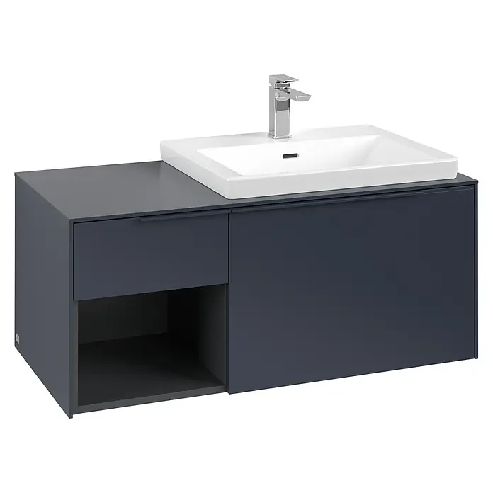 Villeroy & Boch Subway 3.0 Waschbeckenunterschrank - Marine Blue, Anzahl Schubladen: 2 Stk., Farbe Griff: Monochrom, B x T x H: 100,1 x 51,6 x 42,3 cm, Offenes Fach links - Dunkelgrauer Waschtischunterschrank mit weißem rechteckigem Waschbecken, Chromarmatur, Schublade und offenem Fach.
